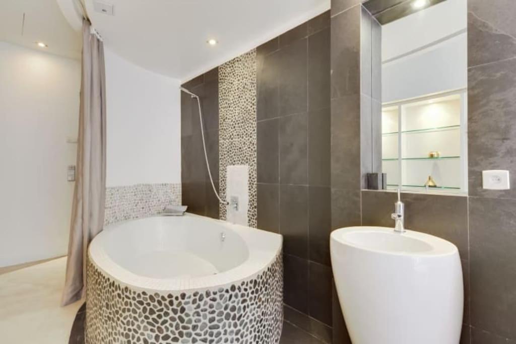 Magnifique Appartement Parisien - Marais Zewnętrze zdjęcie